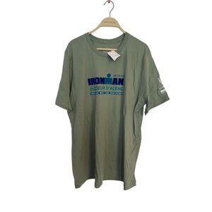 🟢Brand New Ironman Official Triathlon Merchandise Coeur D’Alene Sage Tee Men’s